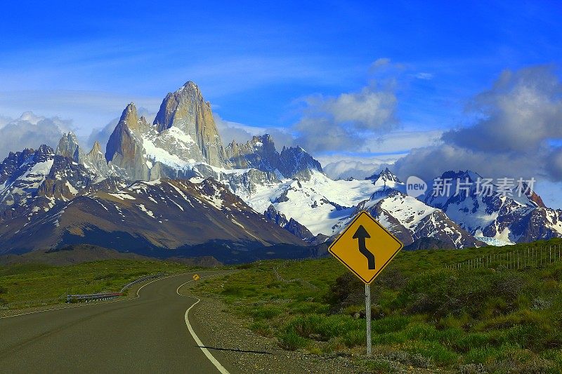 高速公路进入El Chalten，菲茨罗伊，阿根廷巴塔哥尼亚，Los Glaciares